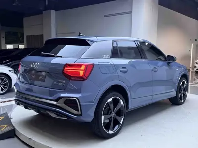 Audi Q2L