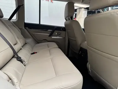 Mitsubishi Pajero (Import)