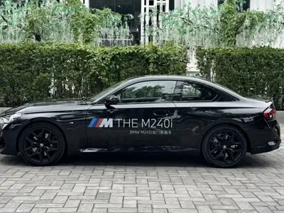 BMW M240i