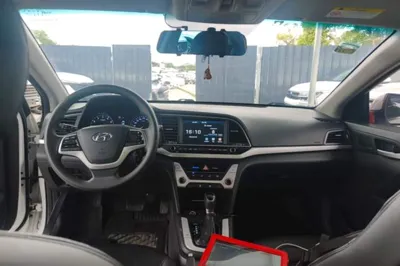Hyundai Elantra (6th Generation