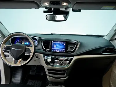 Chrysler Grand Voyager PHEV (Import)