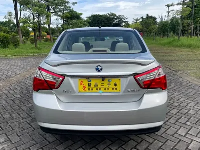 Venucia D50