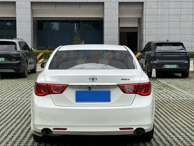 Toyota Reiz