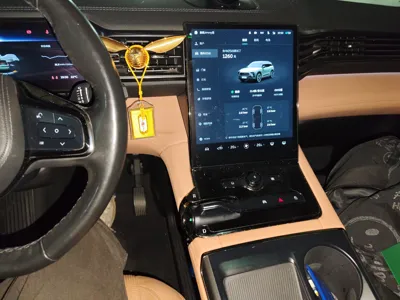 Nio ES8