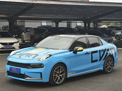 Lynk & Co 03