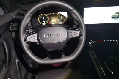 Lynk & Co 06