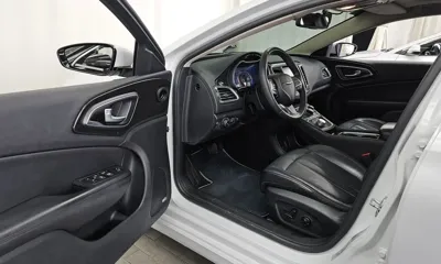 Chrysler 200