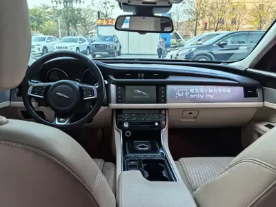 Jaguar XF
