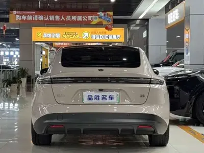 Nio ET5