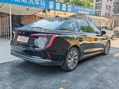Hongqi Hongqi E-QM5