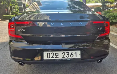 Volvo S90