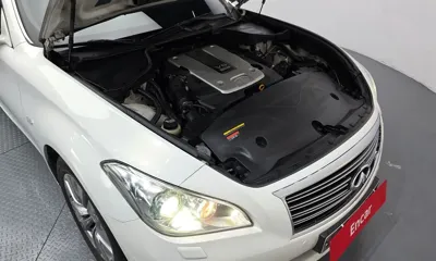 Infiniti M