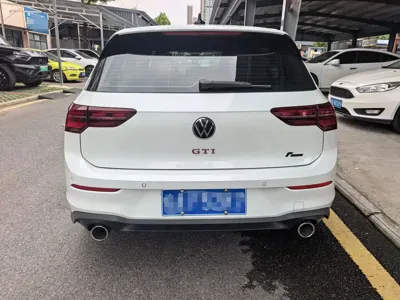 Volkswagen Golf GTI