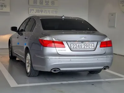 Hyundai Genesis