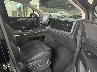 BYD M9