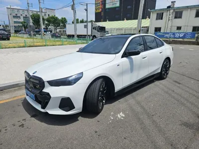 BMW i5