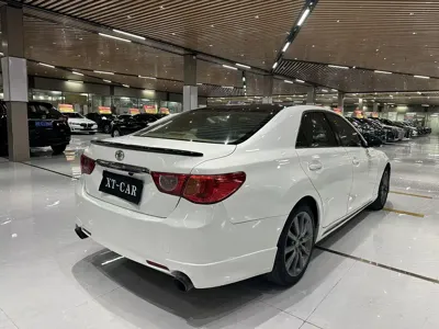 Toyota Reiz