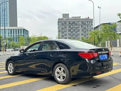 Toyota Reiz