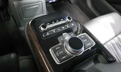Genesis EQ900