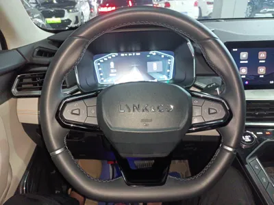 Lynk & Co 06 EP-M