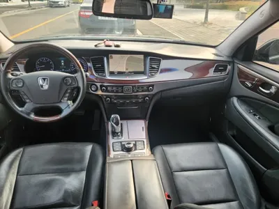 Hyundai Equus
