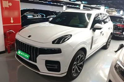 Lynk & Co 09