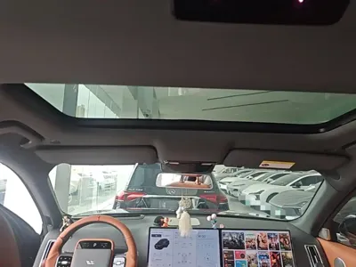 Li Auto Li L8