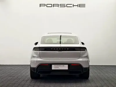 Porsche Macan EV