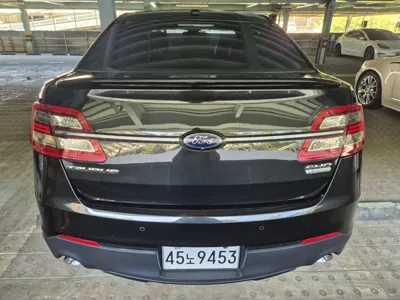 Ford Taurus