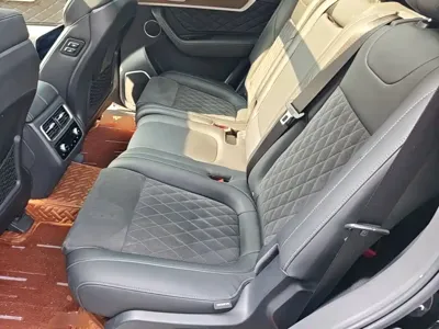 Hongqi Hongqi HS7