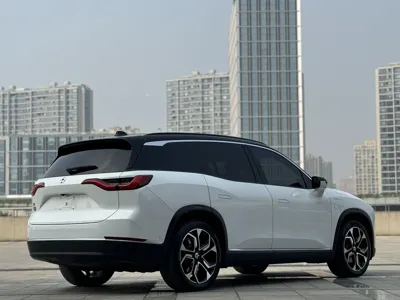 Nio ES8