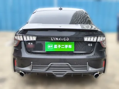 Lynk & Co 03