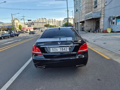 Hyundai Equus