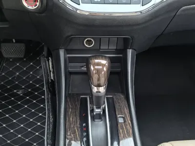 Honda Jade