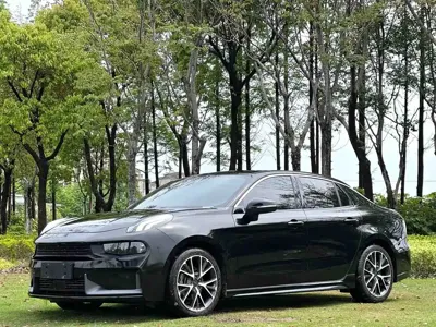 Lynk & Co 03