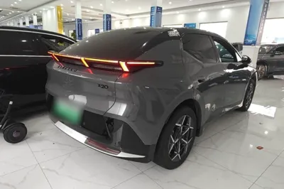 Lynk & Co Z20