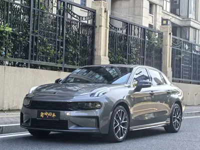 Lynk & Co 03