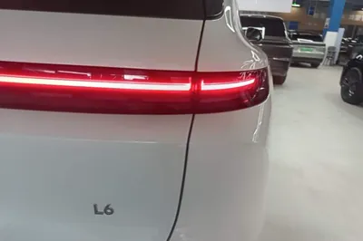 Li Auto L6