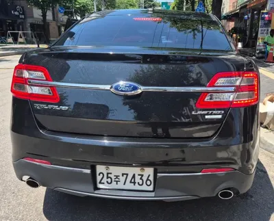 Ford Taurus