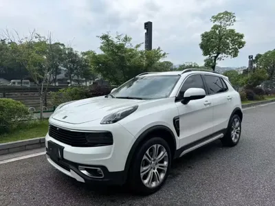 Lynk & Co 01