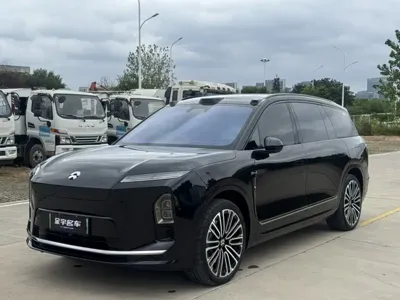 Nio ES8