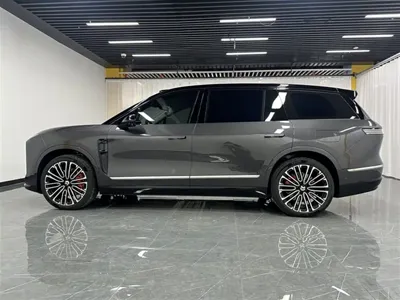 Nio ES8