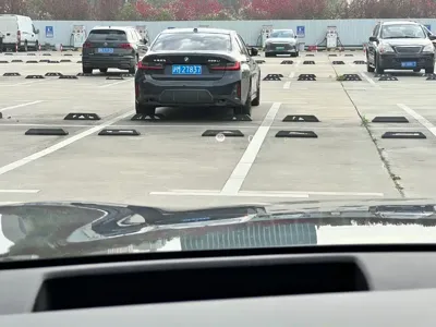 Nio ES8