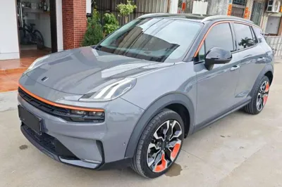 Lynk & Co 06