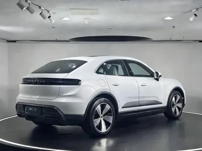Porsche Macan EV
