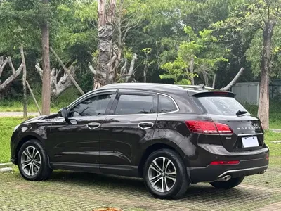 Borgward BX7