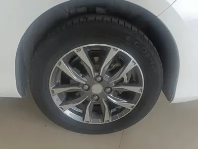 Toyota Yaris L