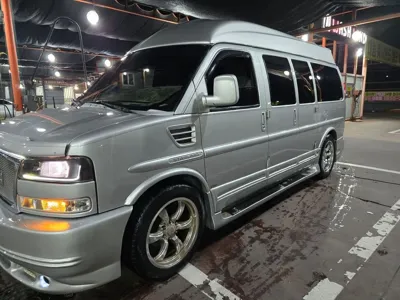 Chevrolet Express Van
