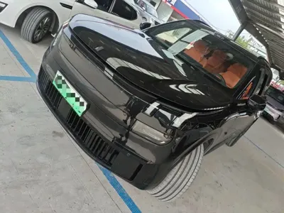 Lynk & Co 领克900