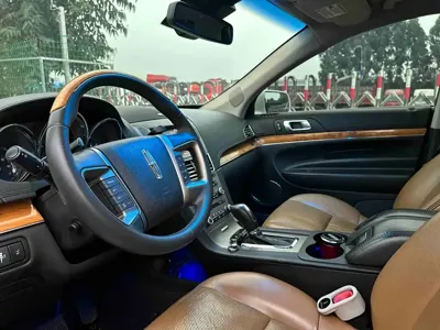 Lincoln MKT